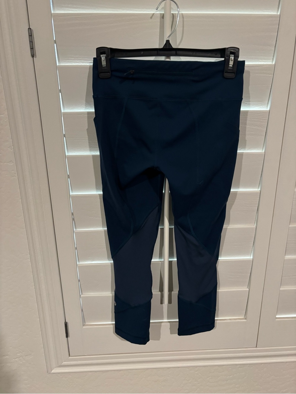 lululemon athletica women’s Dark Navy Performance leggings